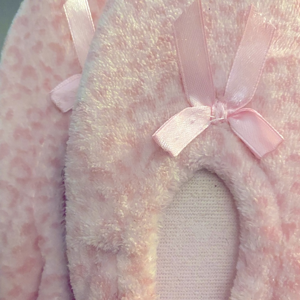 Free With Purchase: Ladies’ Pink Cheetah Slippers